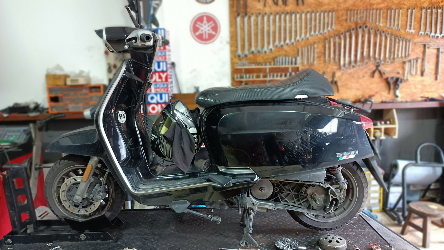 เซอร์วิสรถมอเตอร์ไซค์ Lambretta V 200