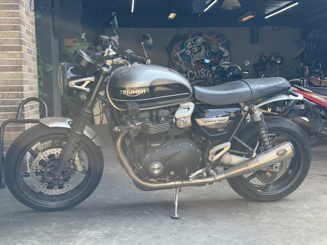 เซอร์วิสรถมอเตอร์ไซค์บิ๊กไบค์ Triumph Speed Twin 1200