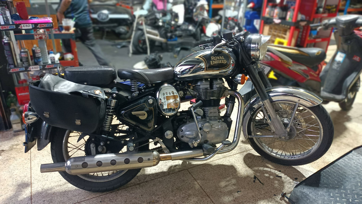 เซอร์วิสรถมอเตอร์ไซค์บิ๊กไบค์ Royal Enfield Classic 500