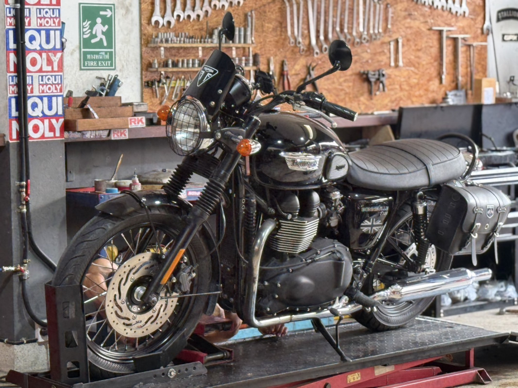 เซอร์วิสรถมอเตอร์ไซค์บิ๊กไบค์ Triumph Bonneville T100