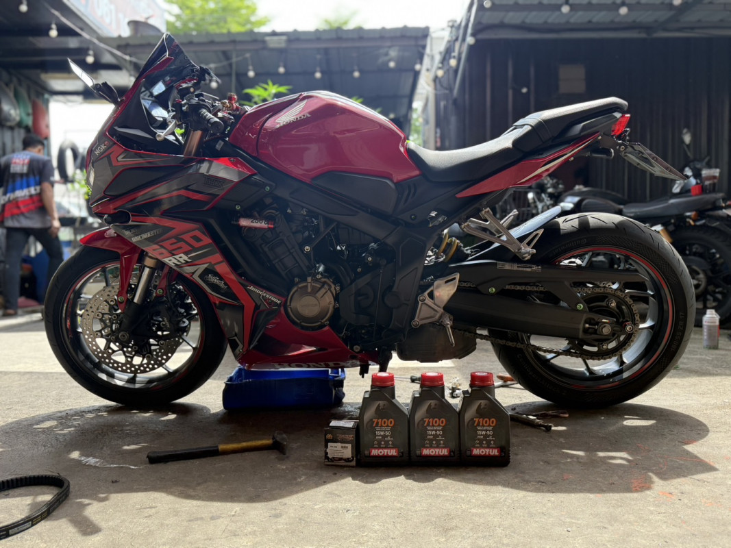 เปลี่ยนกรองน้ำมันเครื่อง RAZER FR-204 Honda CBR 650