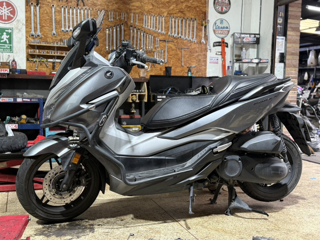 เซอร์วิสรถมอเตอร์ไซค์ Honda Forza 300
