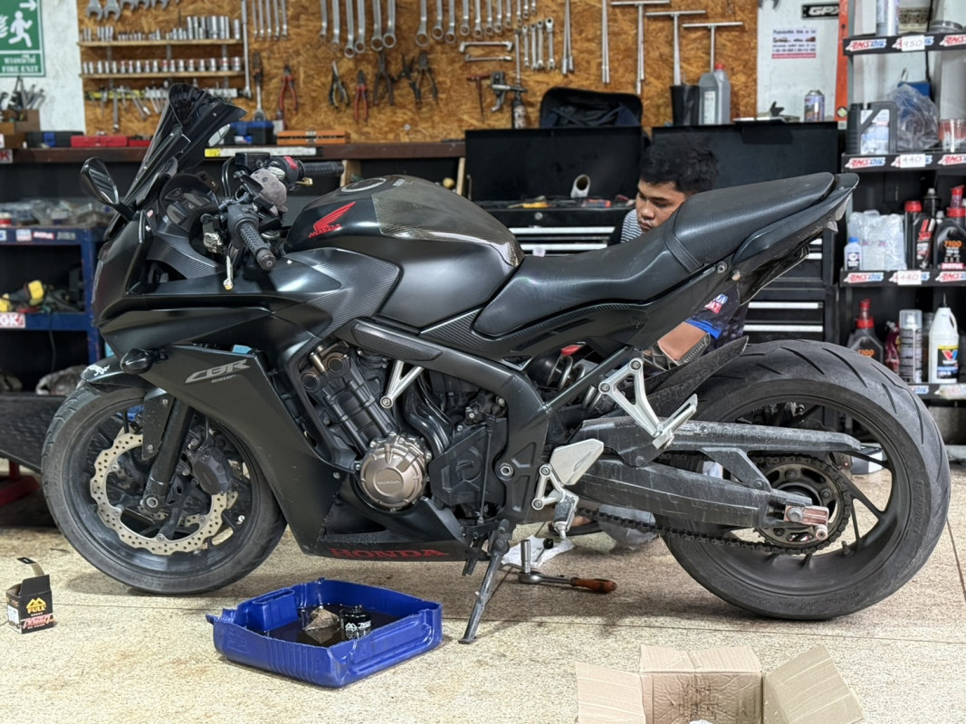 เปลี่ยนกรองน้ำมันเครื่อง RAZER FR-204 Honda CBR 