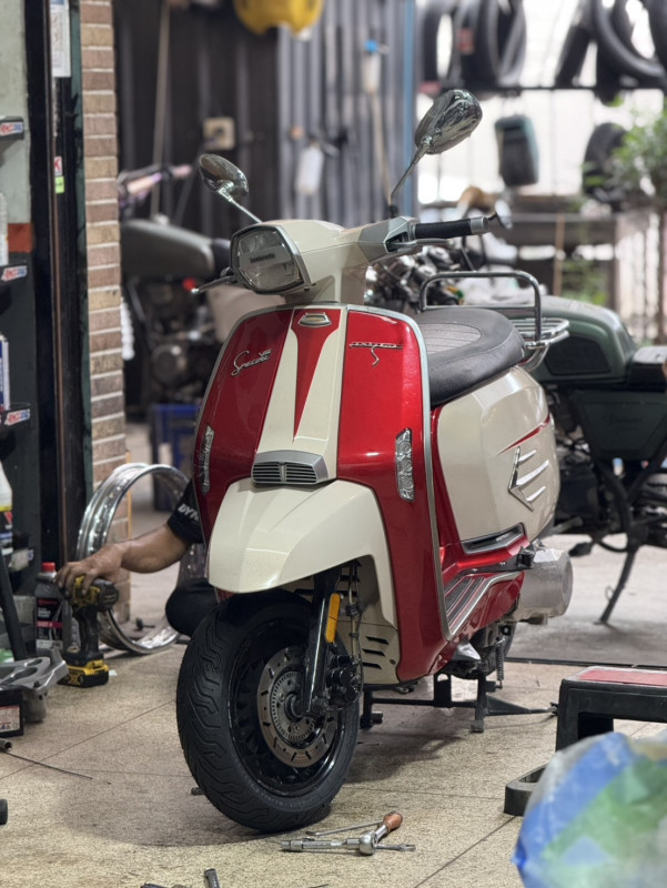 เซอร์วิสรถมอเตอร์ไซค์ Lambretta V 200