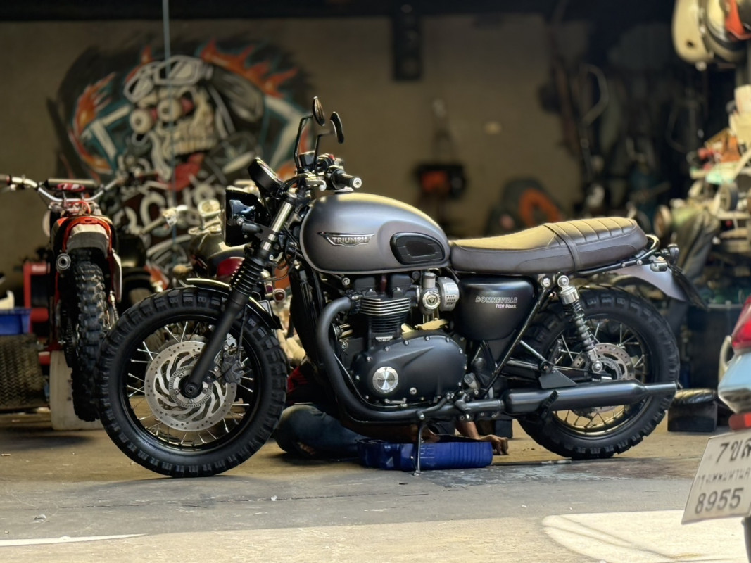 เซอร์วิสรถมอเตอร์ไซค์บิ๊กไบค์ Triumph Bonneville T120