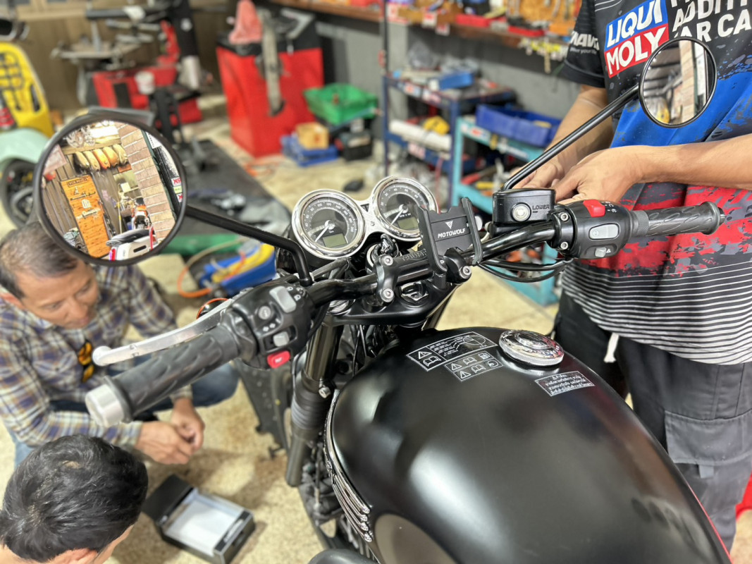 เซอร์วิสรถมอเตอร์ไซค์ Triumph Bonneville T120