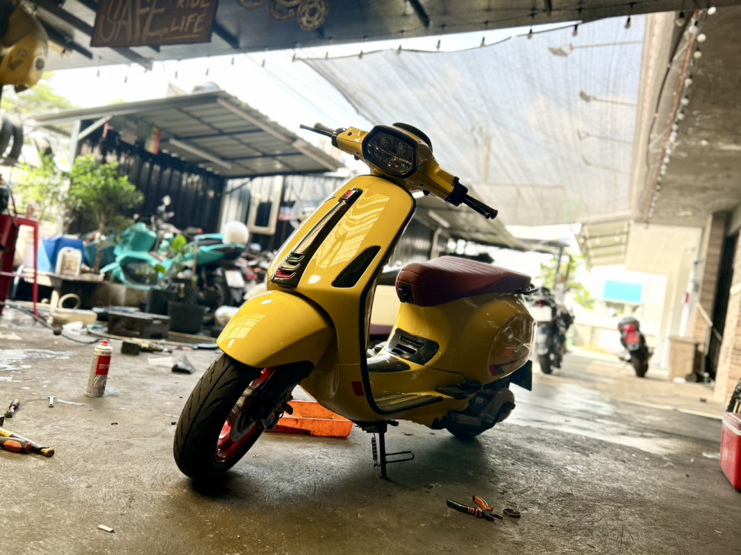 เปลี่ยนน้ำมันเครื่อง Liqui Moly 10-40w Street Vespa Sprint 150