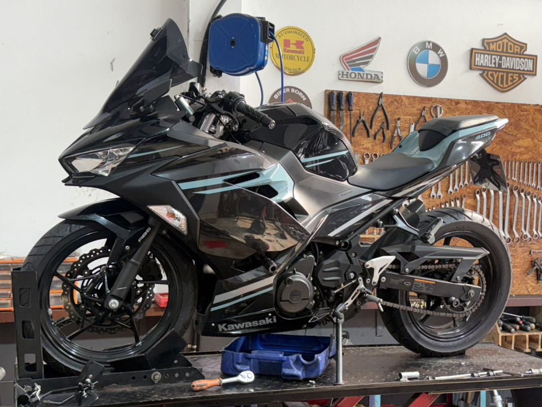 เซอร์วิสรถมอเตอร์ไซค์ Kawasaki Ninja 400