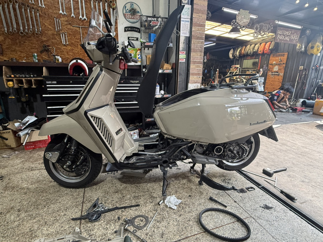 เซอร์วิสรถมอเตอร์ไซค์ Lambretta X 300