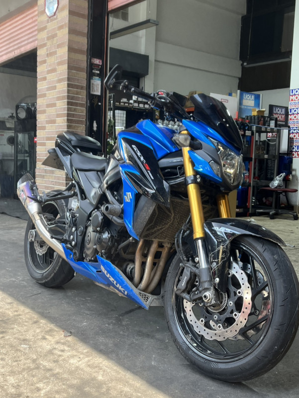 เซอร์วิสรถมอเตอร์ไซค์ Suzuki GSX 750 R